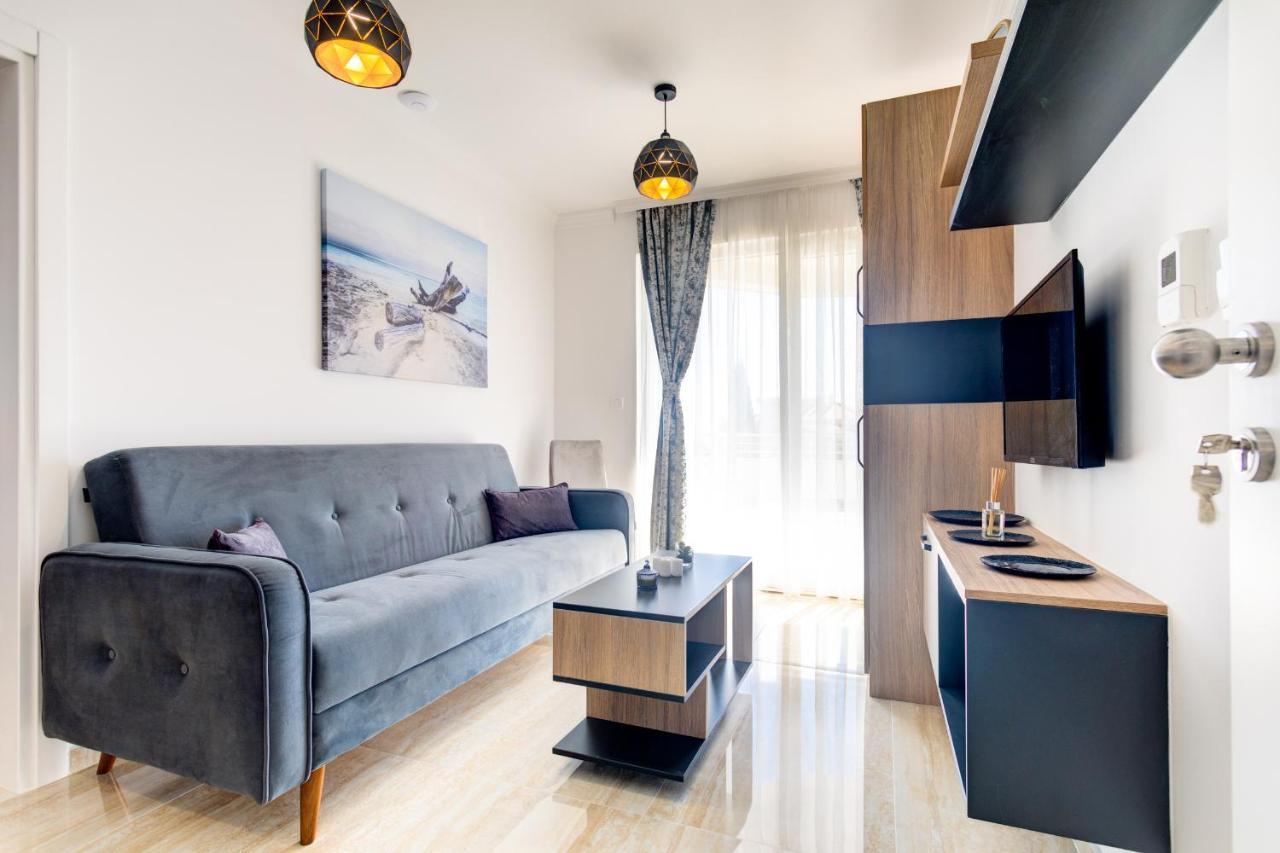 Five L Apartman *