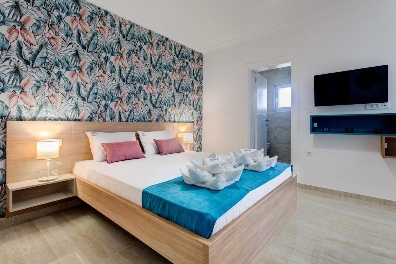 Five L Apartment *
