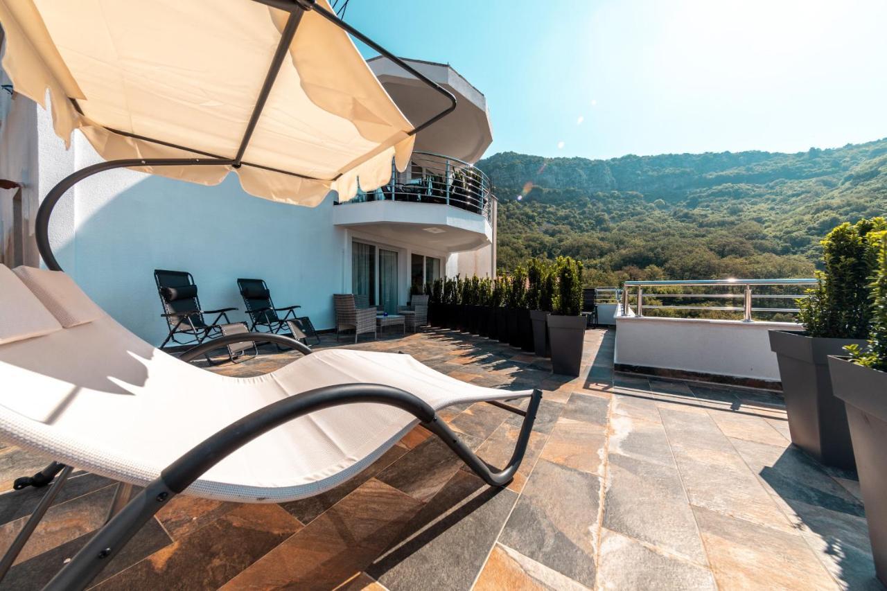 Five L Apartment Budva