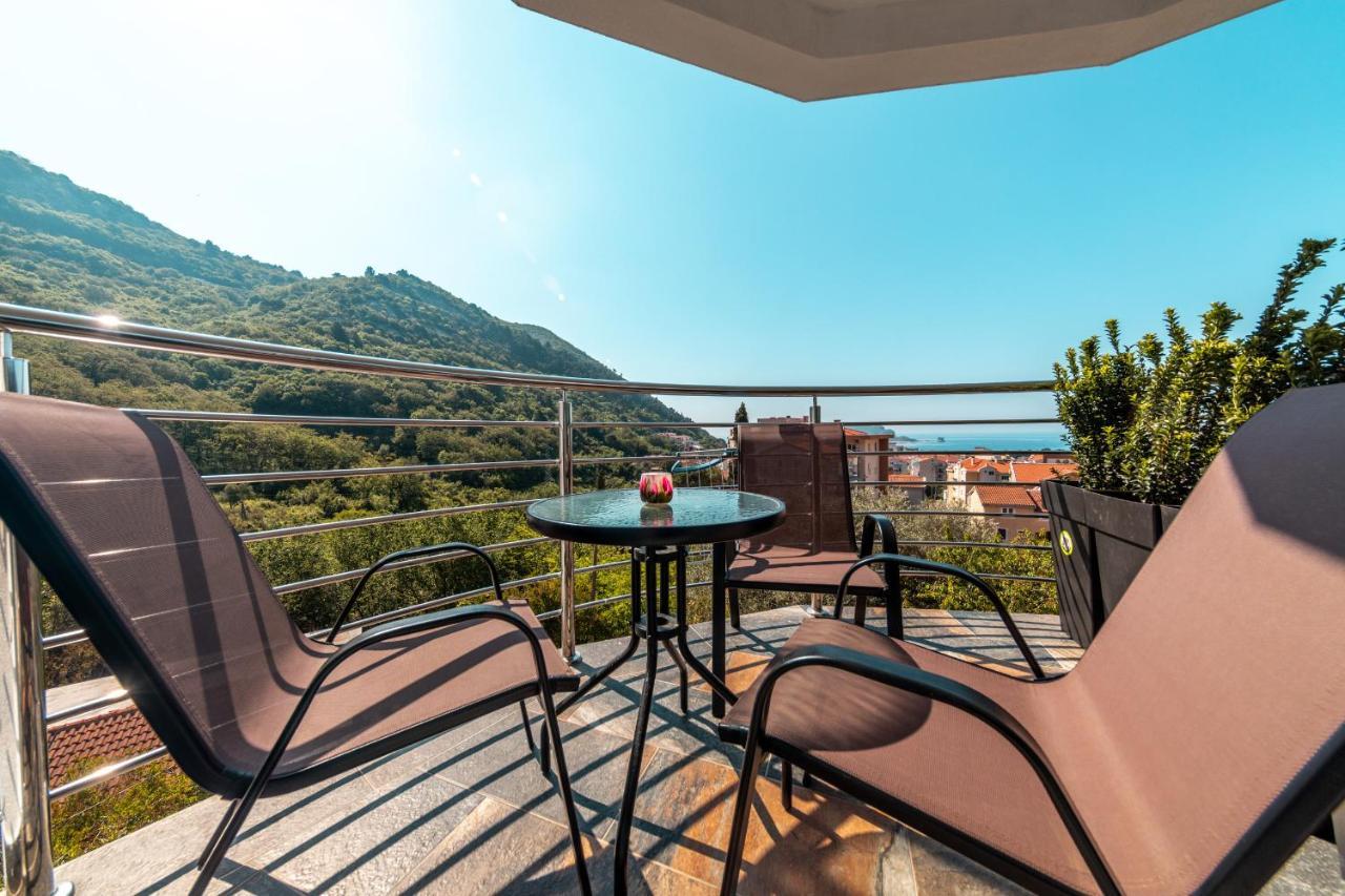 Five L Apartment Budva